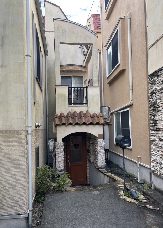 オリーブの木の伐採を行いました｜施工時間30分・費用2万円 After